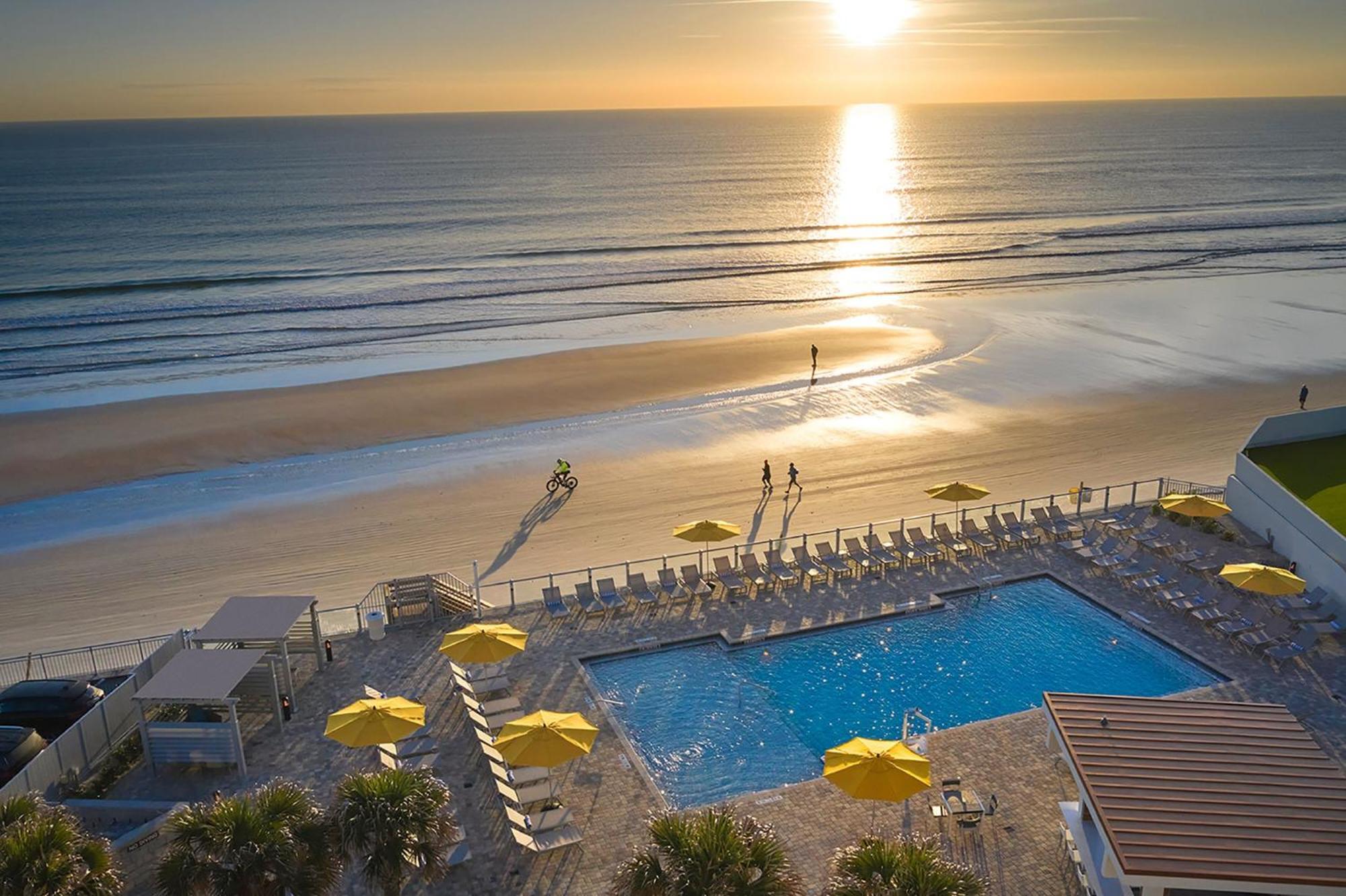 Delta Hotels By Marriott Daytona Beach Oceanfront Exterior photo